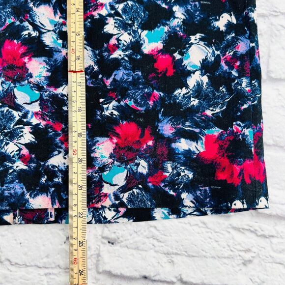 Talbots Knee Length Pencil Skirt 12 Petite Black Floral Abstract Canvas Stretch - Picture 7 of 9